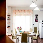 Alojamento de Acomodação e Pequeno-almoço L'aurora 4*